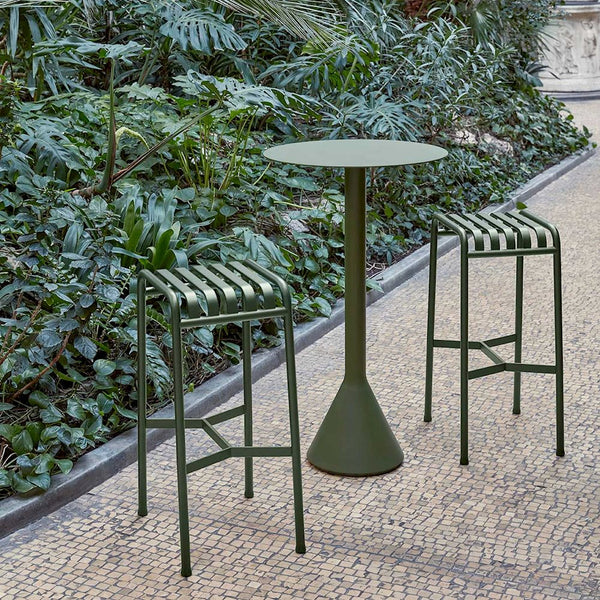 Palissade bar stool