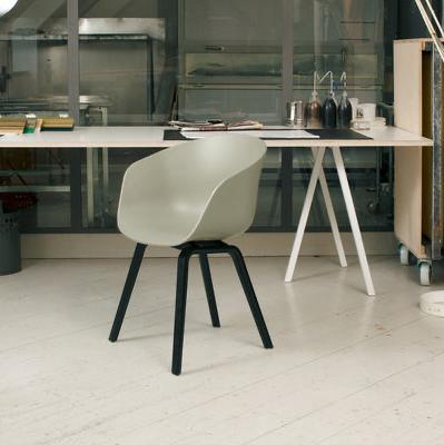 About a chair / AAC22 - zwart getint eiken onderstel