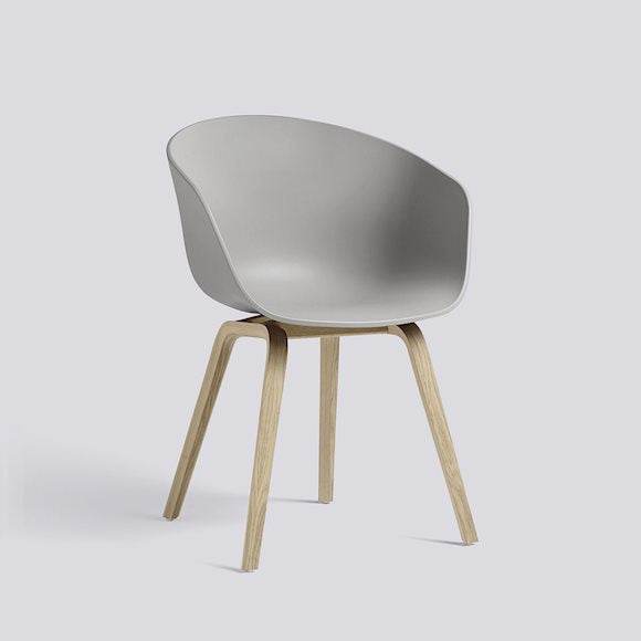 About a chair / AAC22 - eik naturel onderstel