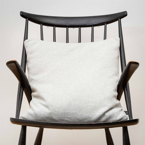 Soft knitted cushion - pale grey - 50x50cm kussen