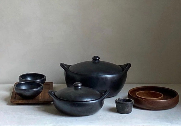 Black pottery - lage kookpot + deksel, CH92.5