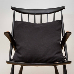 Soft knitted cushion - black - 50x50cm kussen