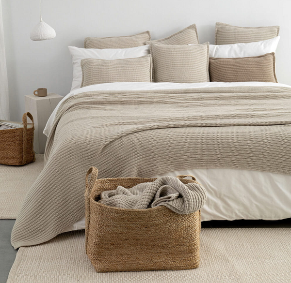 Bedsprei - woolen weave - beige