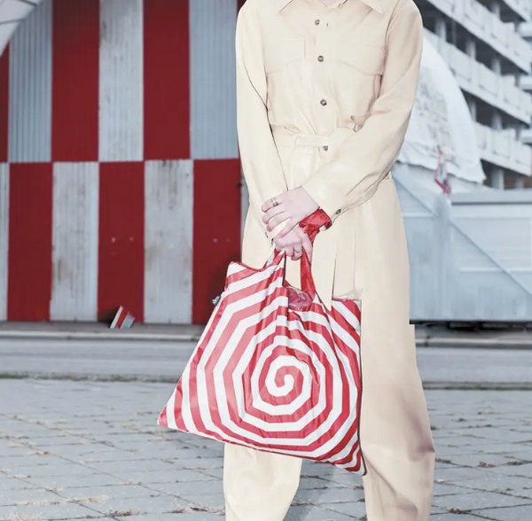 Opvouwbare zak - LOQI shopper - Red spirals