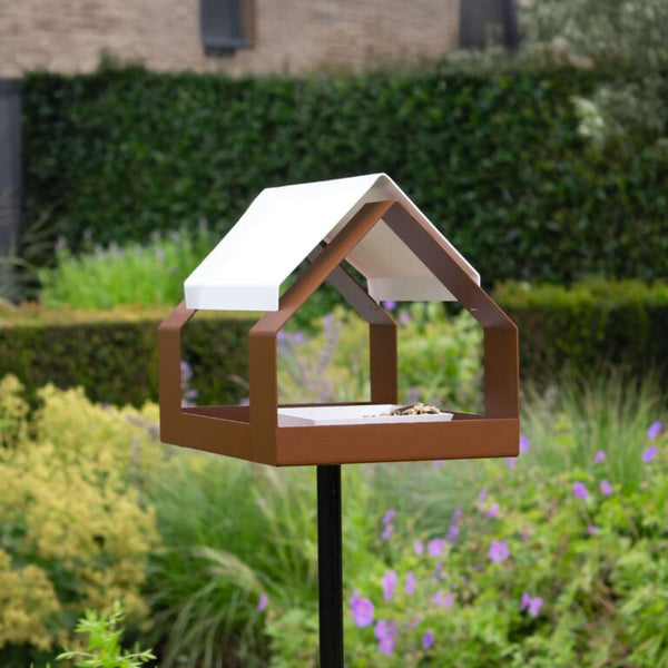 Vogel voederhuisje - the barn - op paal