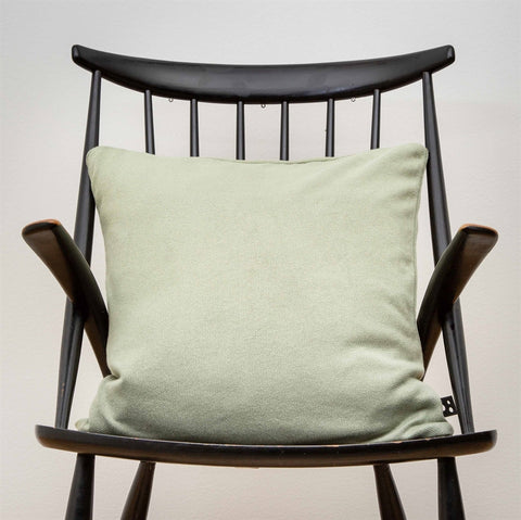 Soft knitted cushion - pale green - 50x50cm