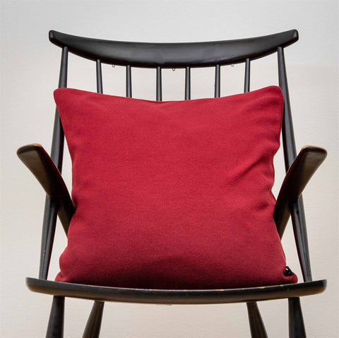 Soft knitted cushion - dark red - 50x50cm