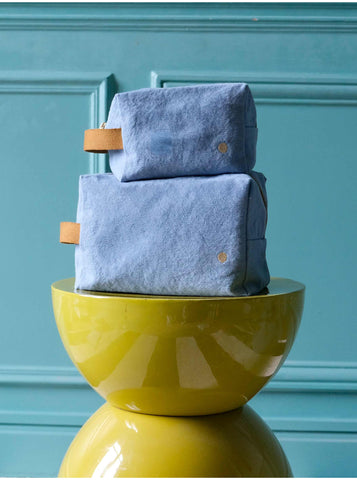 Toilettas cube - medium - licht blauw - Bluetiful