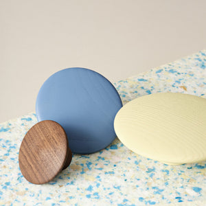 Dots - hout - blauw ø 6,5cm